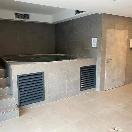 Wellness Pila Apartment *